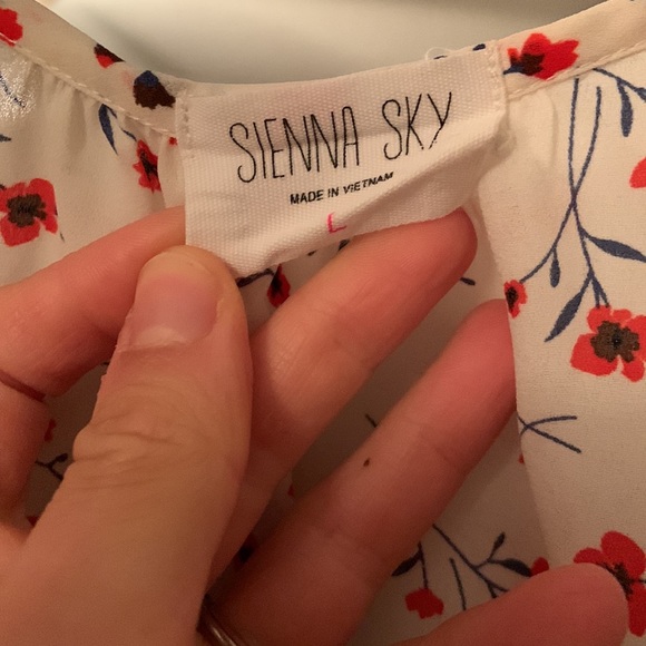 Floral blouse - Picture 4 of 4